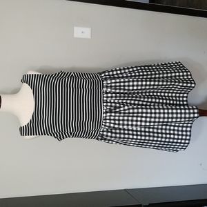 Taylor Woman black and white dress size 14 NWT